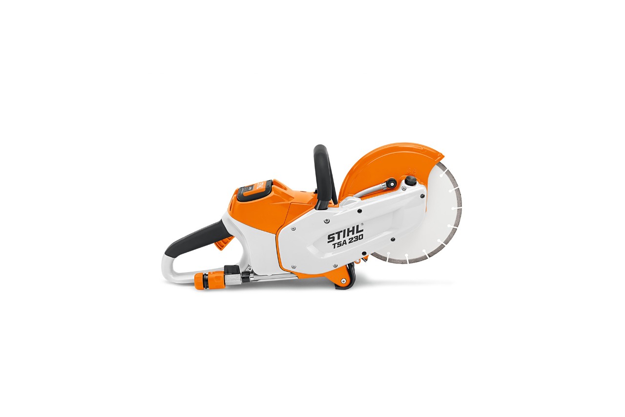 Motorni sekač STIHL TS 800 ispred bele pozadine